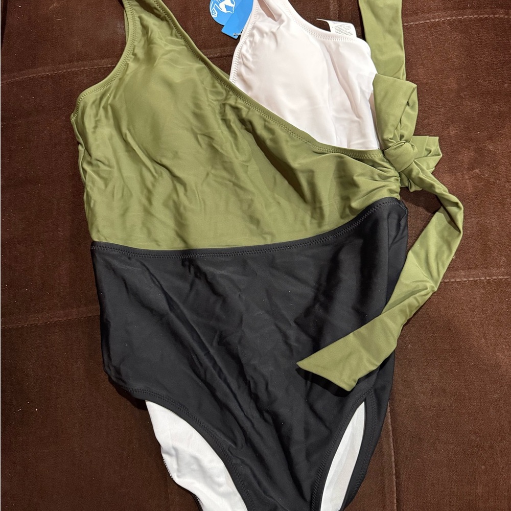 Cupshe NWT One Piece Green and Black Swimsuit Size L